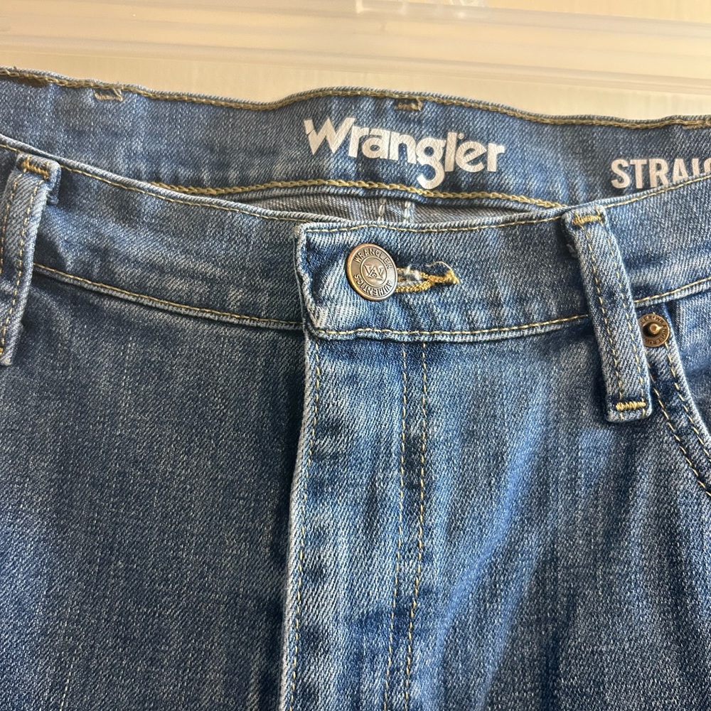 Wrangler Jeans - Picture 2 of 6
